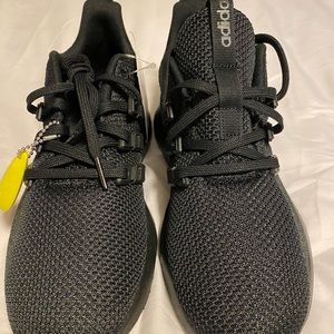 Adidas Questar Flow size 7